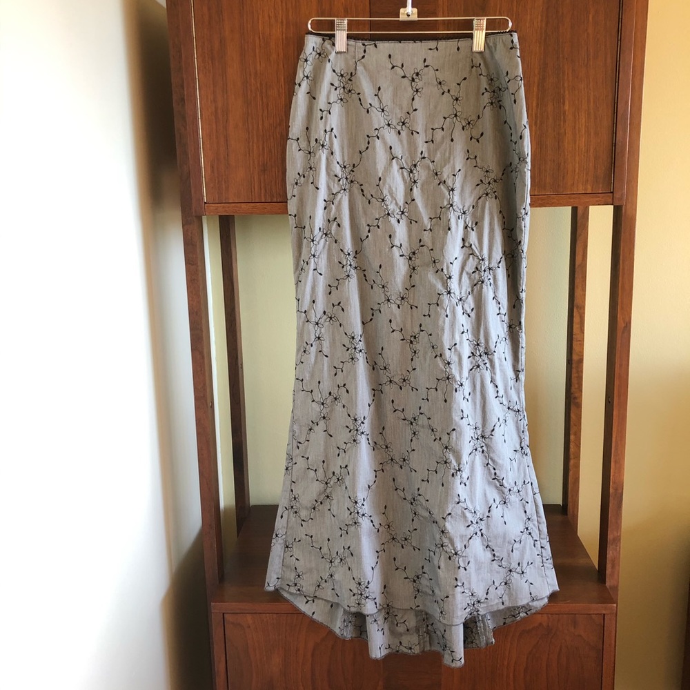 SOLD • bebe embroidered high waist skirt